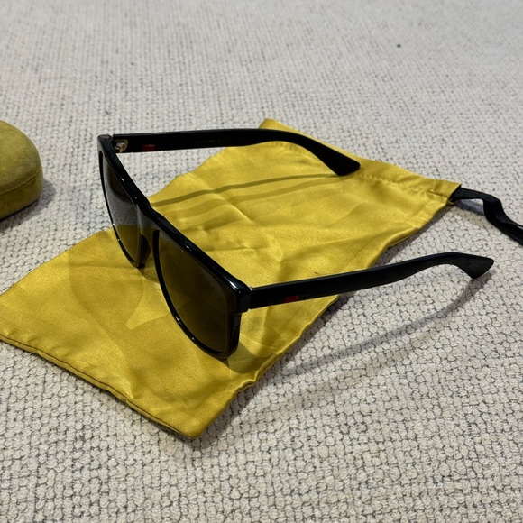 Men’s Gucci Sunglasses - Picture 8 of 9